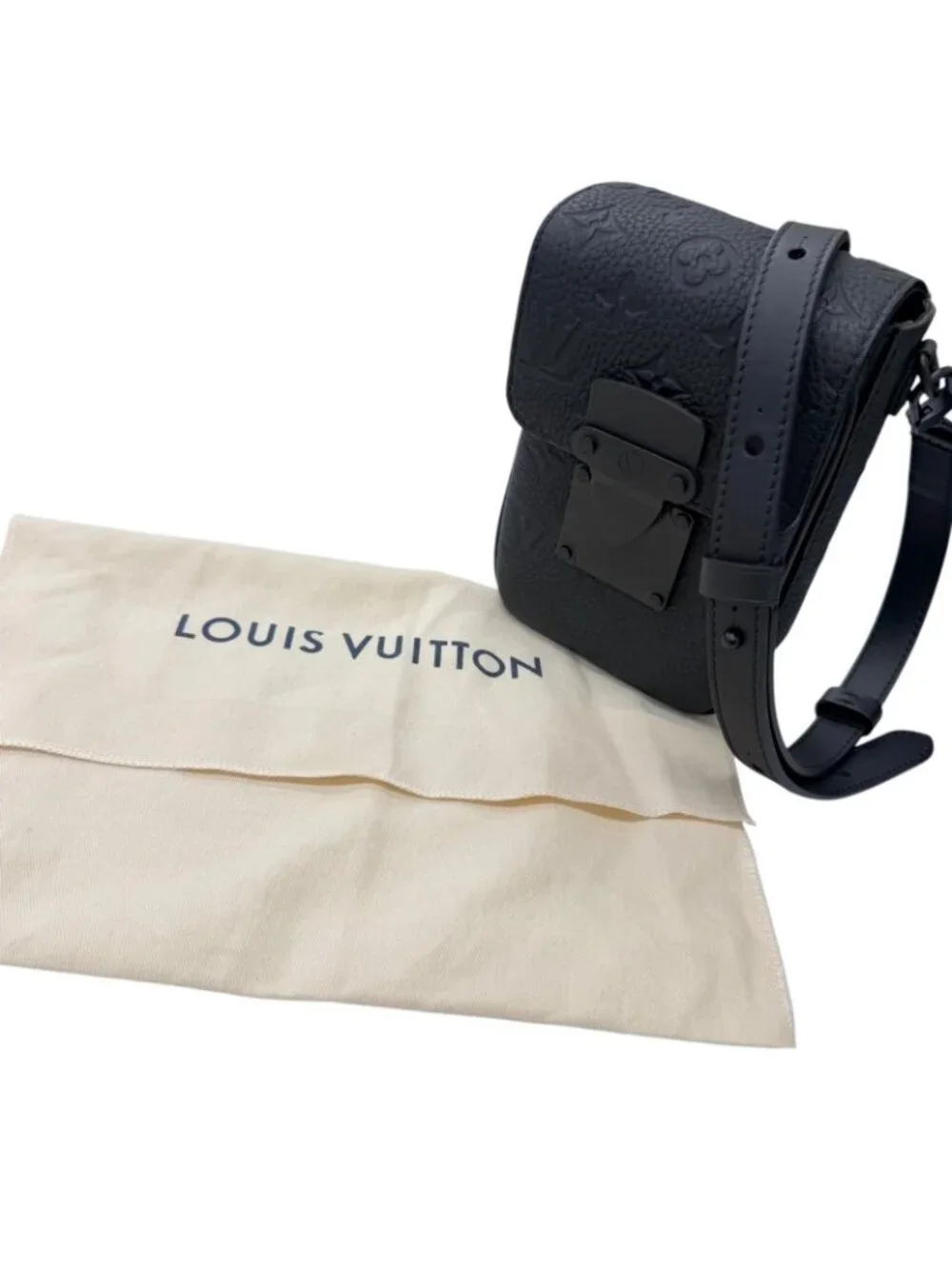 Louis Vuitton S Lock Vertical Wearable Wallet Leather Taurillon Monogram Black